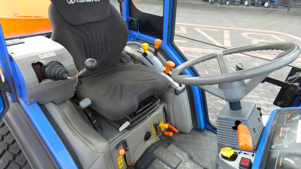 Zestaw zimowy Traktorek ISEKI TH 4290 AHL 4x4 Pług (221101.4) - Baras
