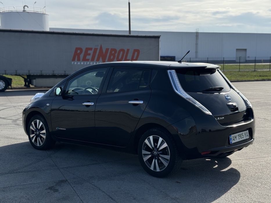 Nissan LEAF 2014