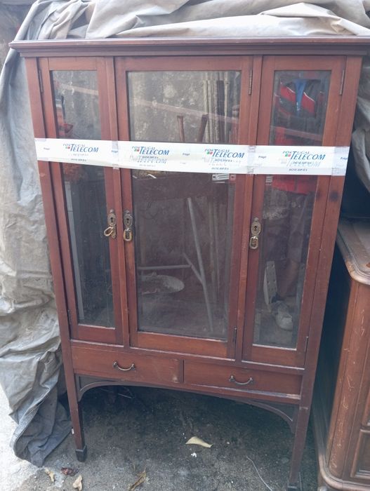 Vitrine Antiga em Madeira Maciça