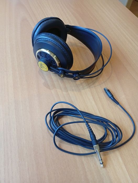 Fones AKG K-240 Studio Novos