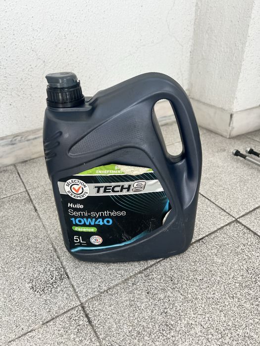 Óleo motor Tech9 10W40 Semissintético 5 L