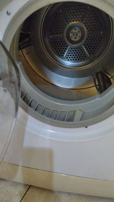Máquina de secar roupa ler anúncio até ao final