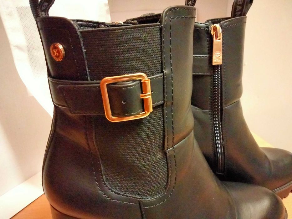 Botas pretas XTI, de salto, tamanho 39