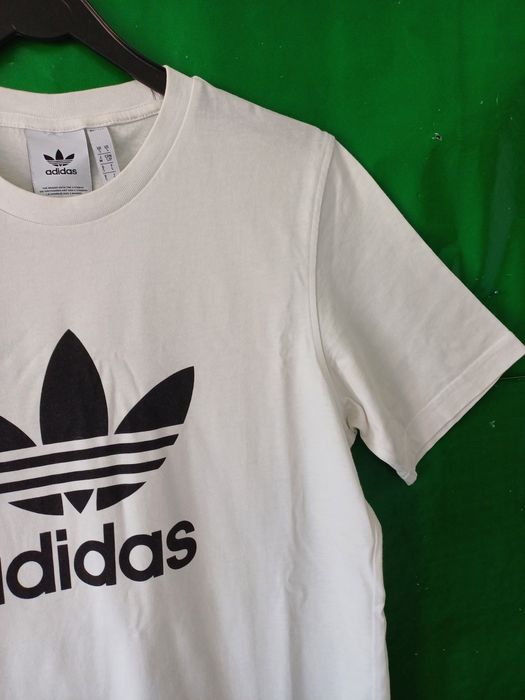 T-shirts Adidas como novas tamanho S.