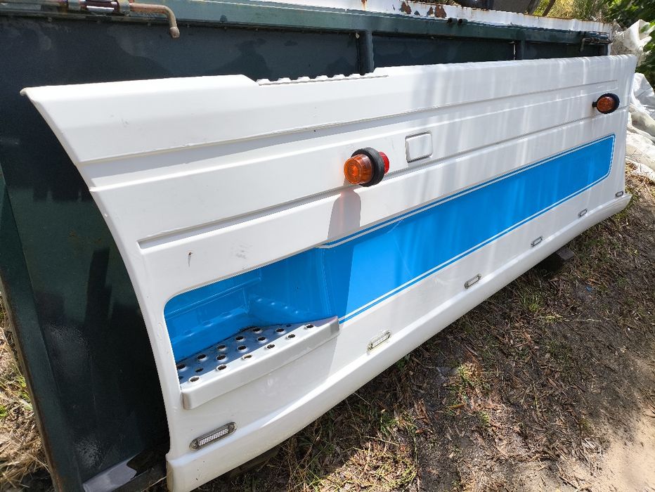 Saia lateral esquerda Scania R450 com patim Scania 2017