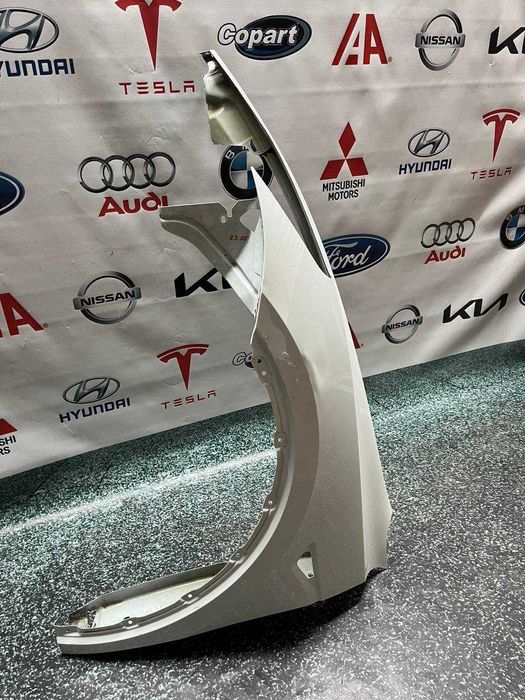 крило переднє ліве Tesla Model Y 1493461-00-B