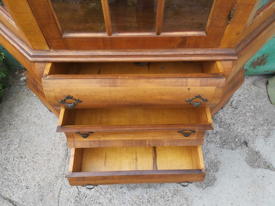 * Witryna, brzuchatka neobarokowa* transport