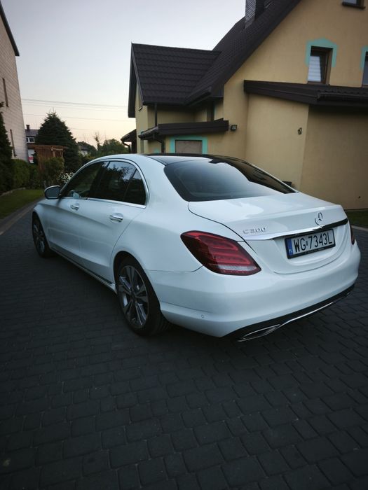 **Mercedes C300 Idealny stan**