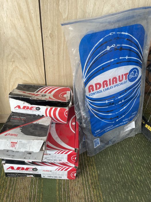 повний комплект гальмів mitsubishi carisma 1997