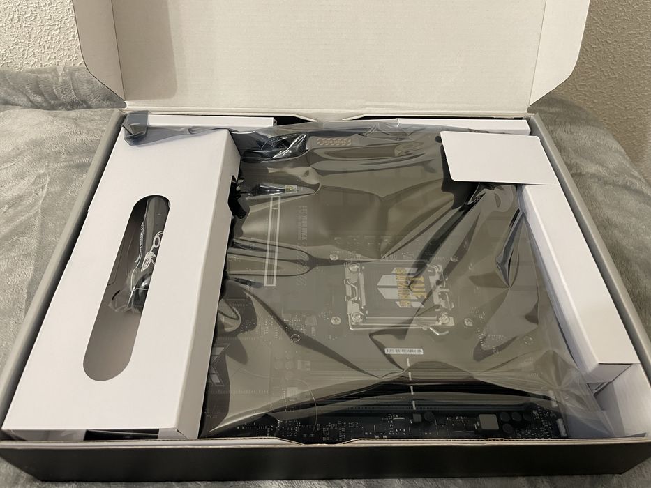 ryzen 7 9700x та  ASUS TUF gaming b650-e WiFi