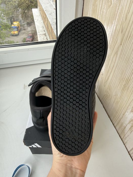 Кросівки Дитячі Adidas Space 2.0  розмір 31,5