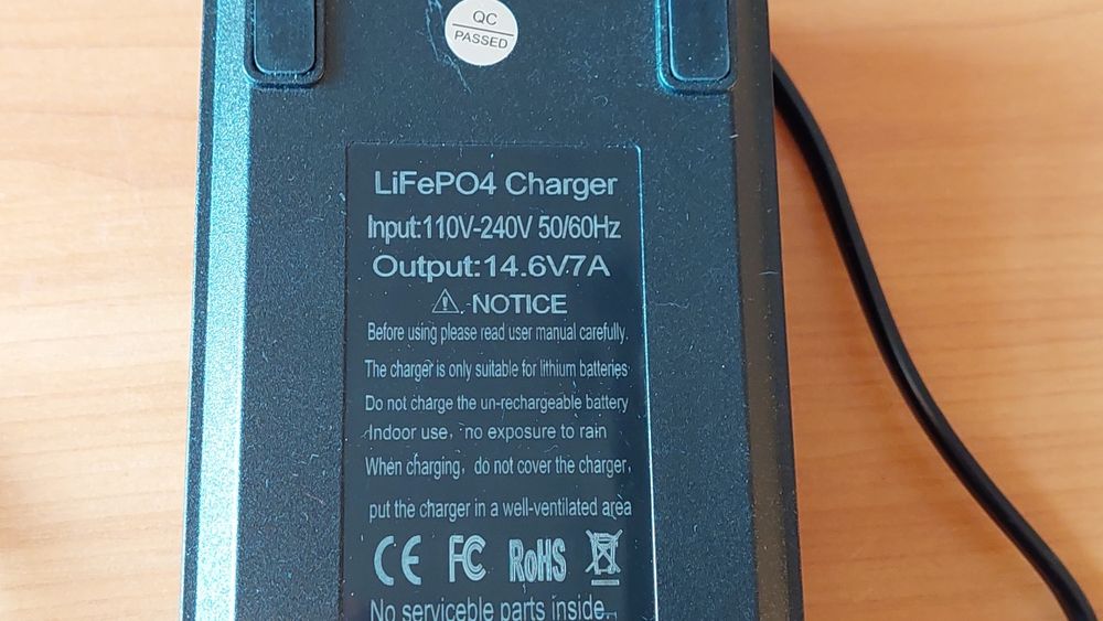 Зарядний пристрій 14.6В, 5А для LiFePO4 акумуляторів