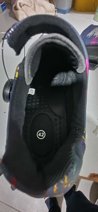 Calçado de ciclismo com fecho roquete