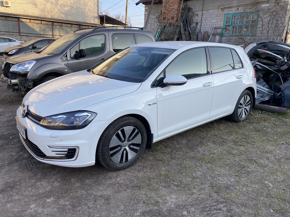 Прокат Nissan Leaf(600гр/сут)электро сдам в аренду