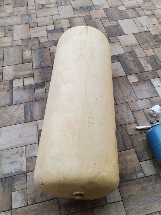 Zbiornik cwu 150l wiszacy z uchwytani grzalka 2000 wat