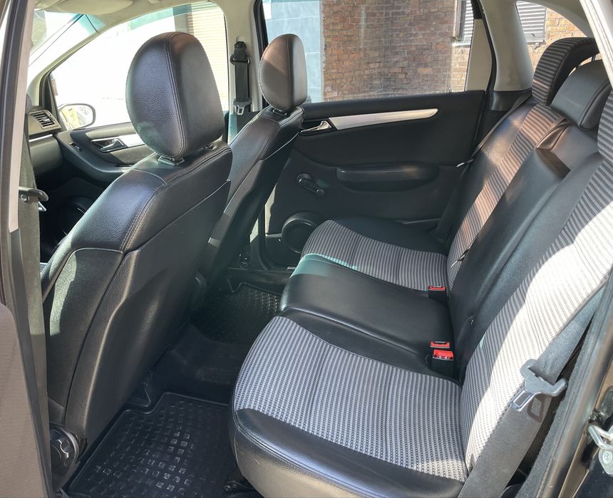 Mercedes benz b220
