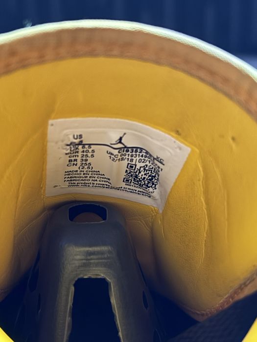 Кросовки Nike Air Jordan 1 mid