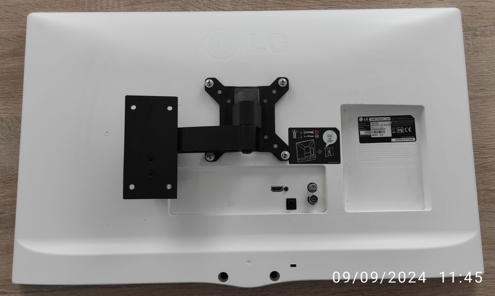 LG TV Screen 69 cm64354211285251122