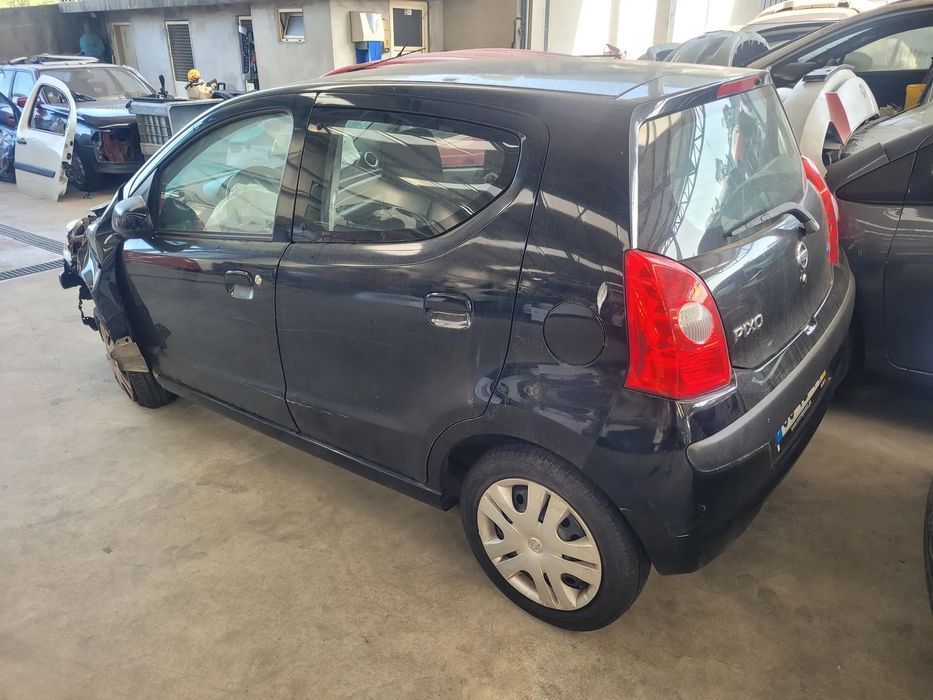 Nissan Pixo para peças