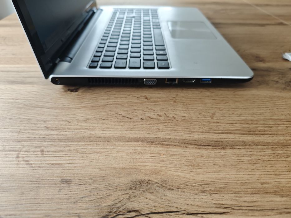 Laptop i3 4GB 500GB
