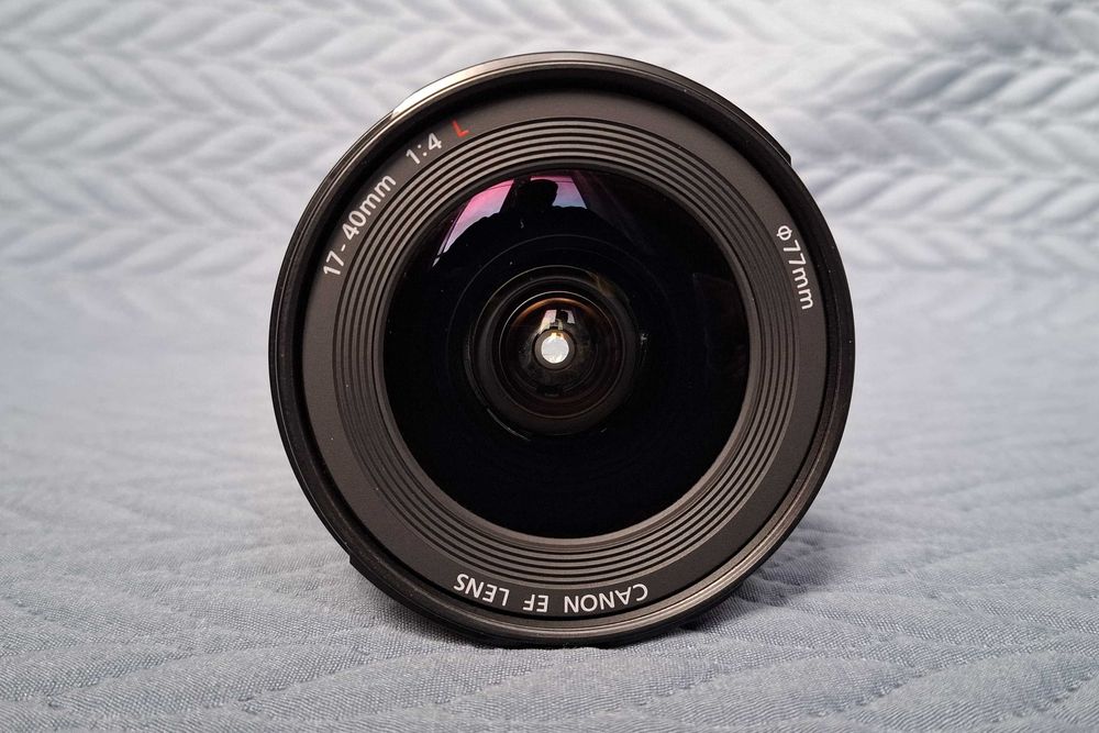 Objetiva Canon 17-40mm f/4L USM (como nova)