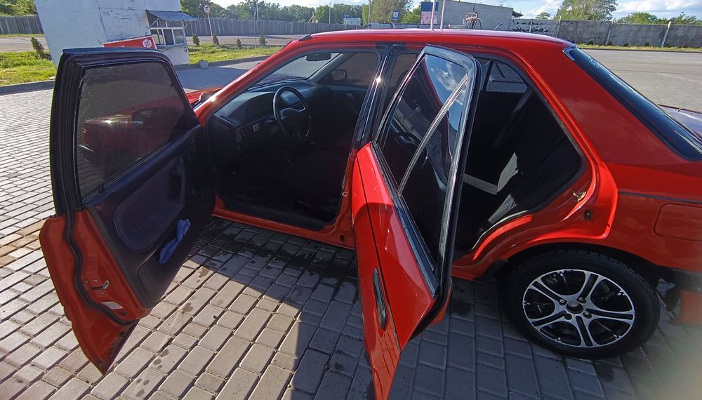 Mazda 323 1.6 16V