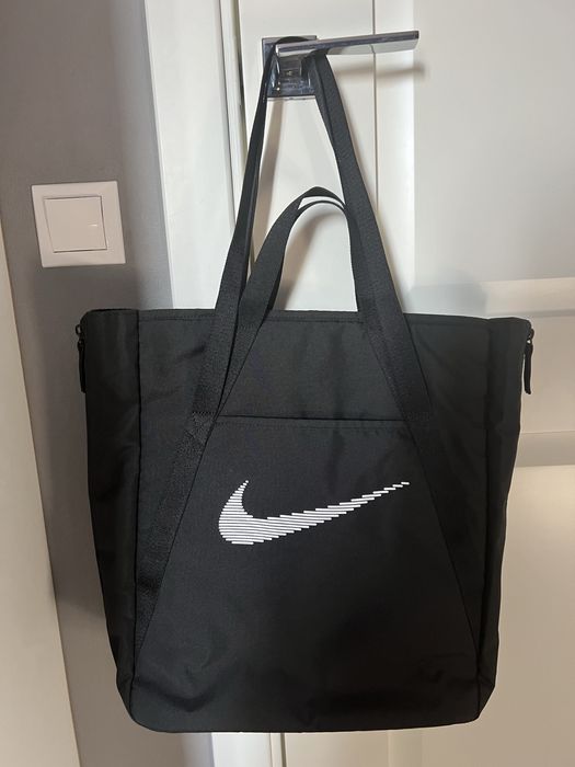 Нова спортивна сумка Nike