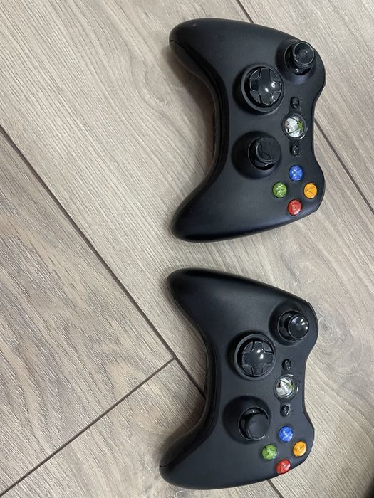 Ігрова консоль xbox 360 з 2 геймпадами