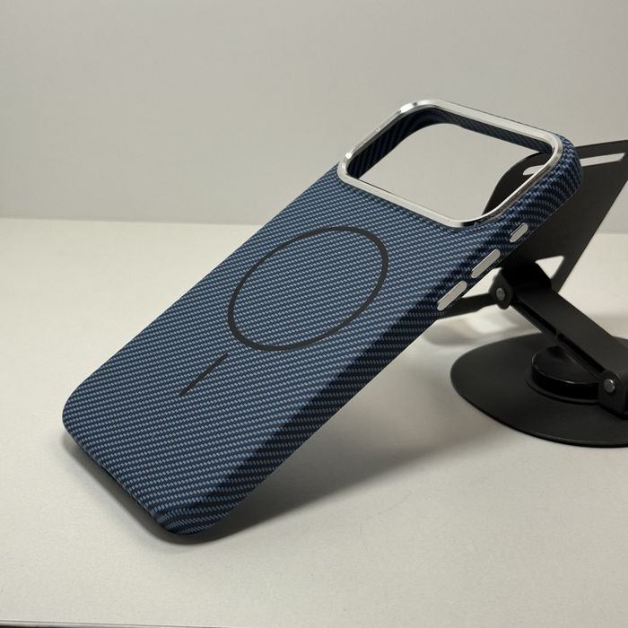 Чехол iphone 17 pro max чорный карбоновый магсейф. Чохол айфон 17 про