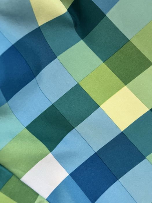 Куртка вітровка двостороння з капюшоном в клітинку