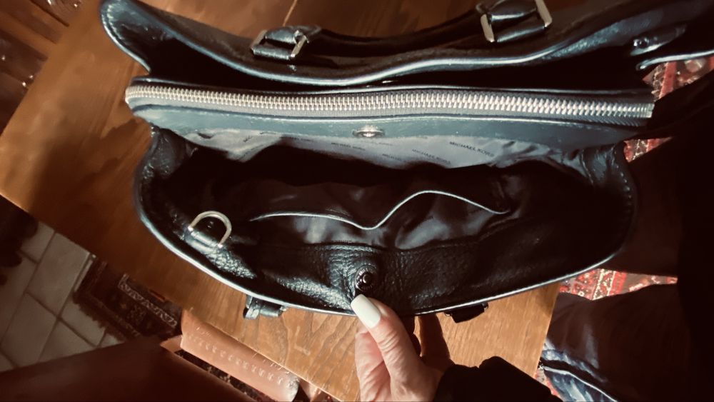 Mala Michael kors em pele