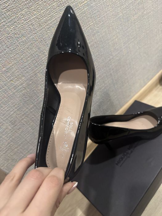 Черные лаковые лодочки