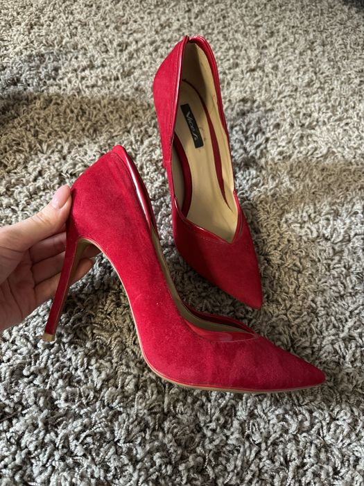 Червоні лодочки