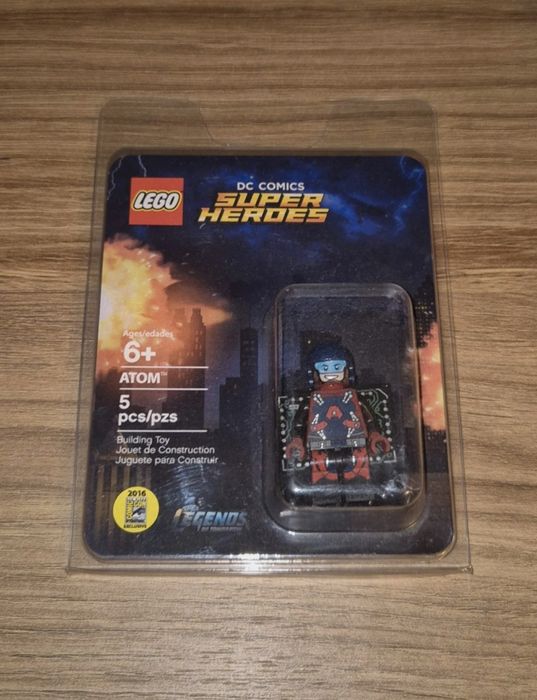 Figurka Lego Dc Super Heroes Atom SDCC Comcon050