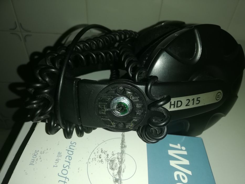 Auscultadores Sennheiser HD 215