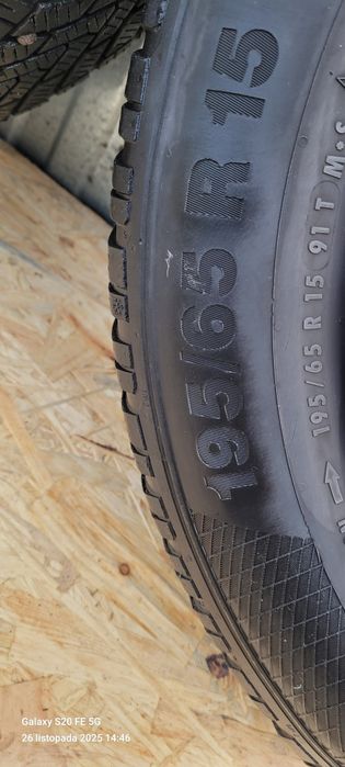 Sprzedam opony z felgami i kompletem kołpaków