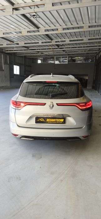 Renault Megane IV salvado