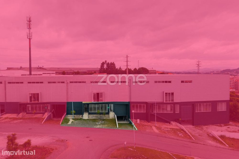 Pavilhão Industrial novo com 1031,68 m² em Santo Tirso - C