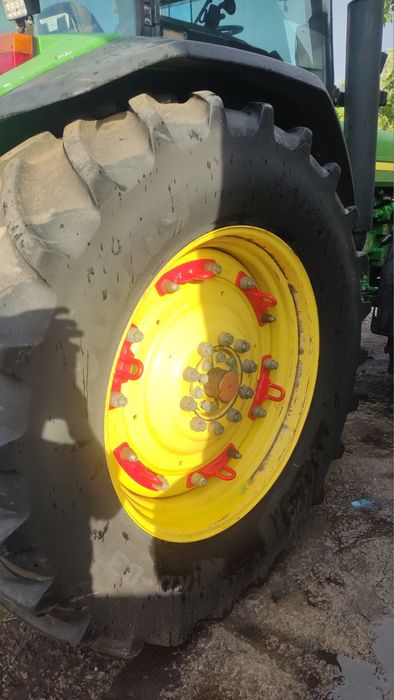 Продам John Deere 8400