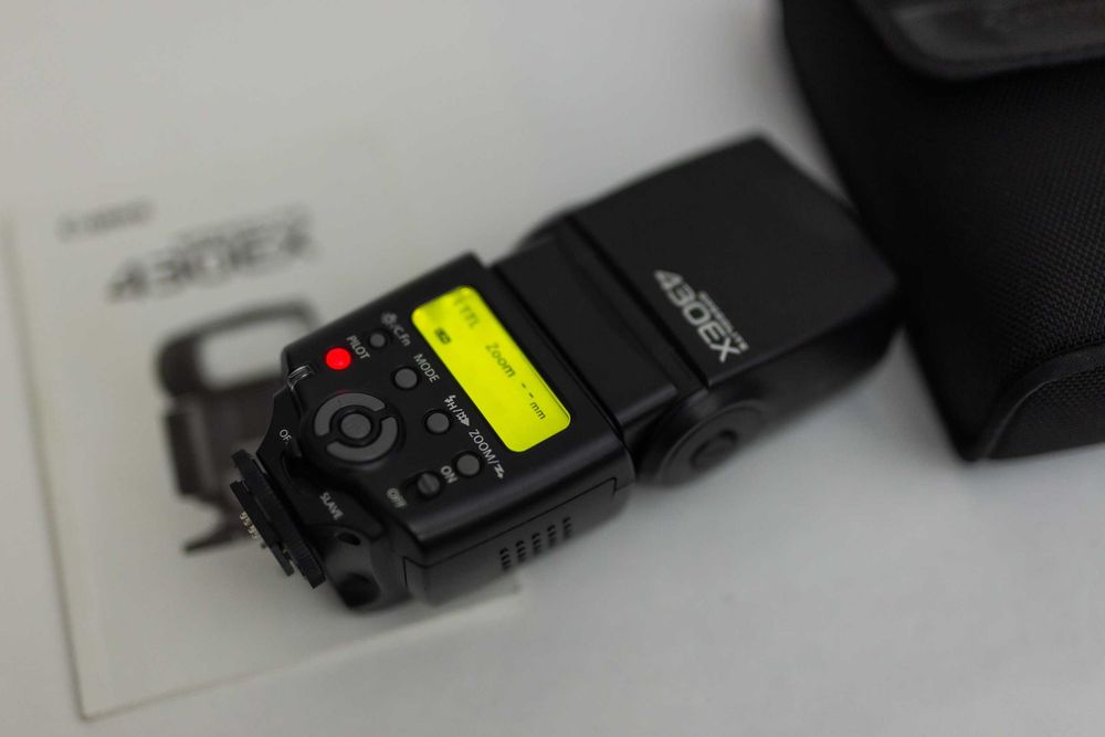Спалах Canon 430EX в гарному стані