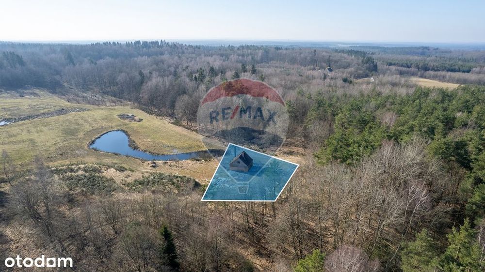 Działka bez sąsiadów z możliwością odbudowy domu