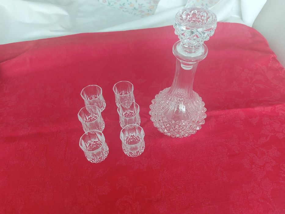 Garrafa cristal darques + seis copos para licor
