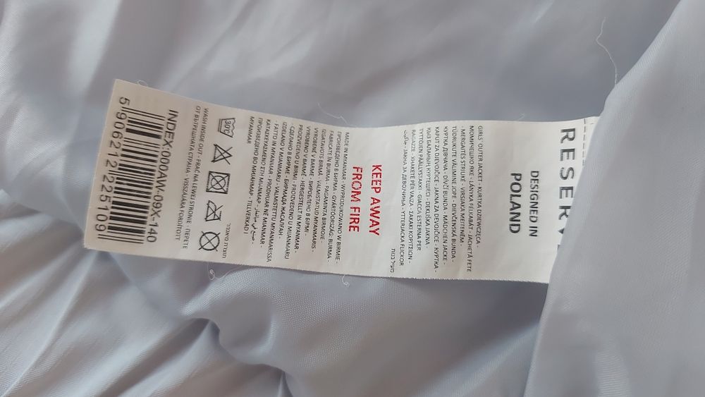 Ніжна дівчата курточка демі Reserved 140