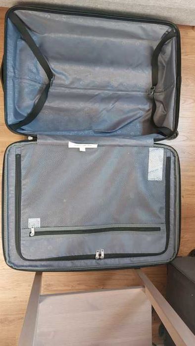 Czarna walizka Samsonite