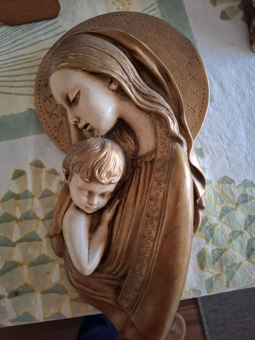 Imagem da Virgem Maria com o Menino