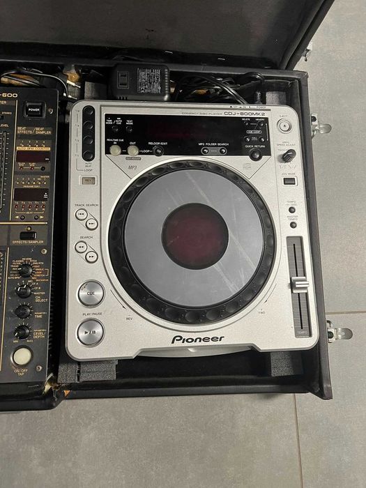 Konsola DJ Pioneer DJM 600 + 2x CDJ 800MK2