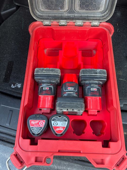 MILWAUKEE PACKOUT M12 organizer baterii Baterie Milwaukee M12 CP XC