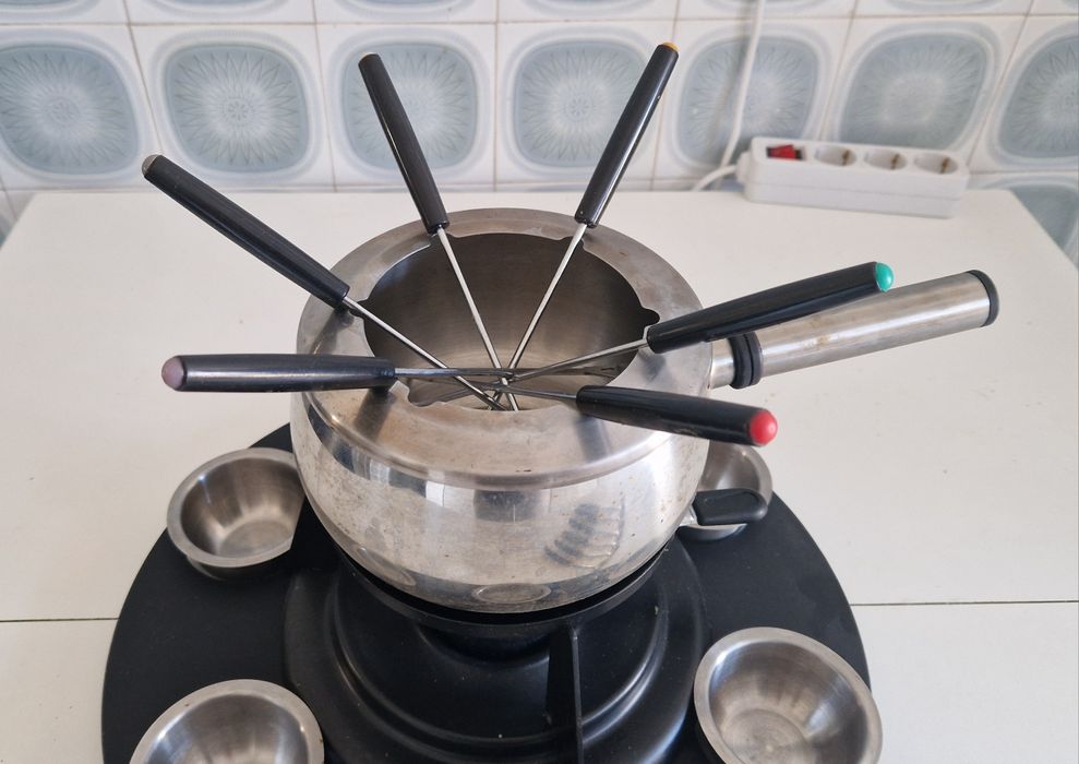 Conjunto Fondue 23 peças do Gato Preto