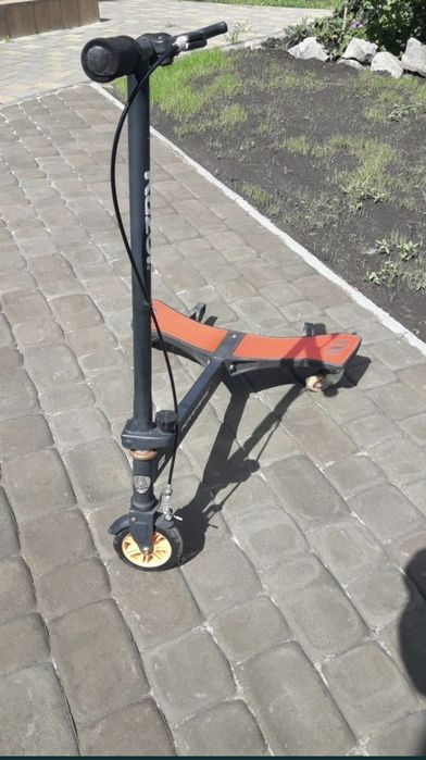 Дрифтовый трюковый самокат Razor PowerWing