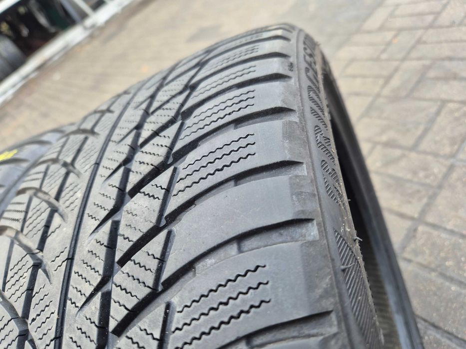 Bridgestone Blizzak LM001 225/40r18 92V Rant ochronny N4592